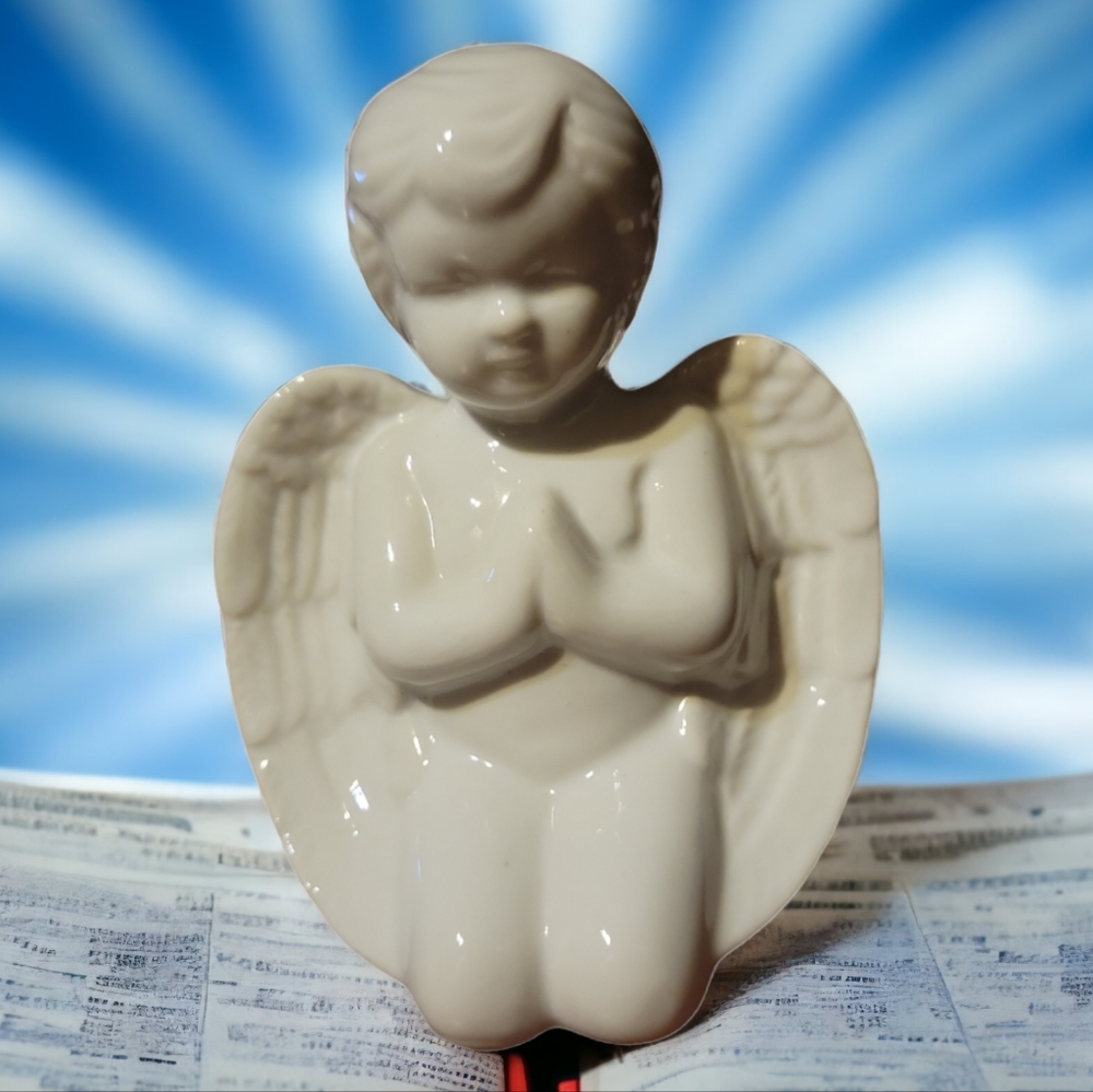 Vtg Glazed White Ceramic Angel Cherub Praying Kneeling
